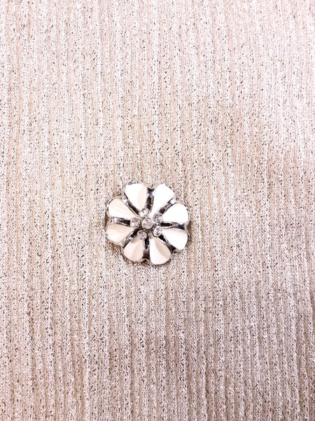 40L Daisy Floral Button