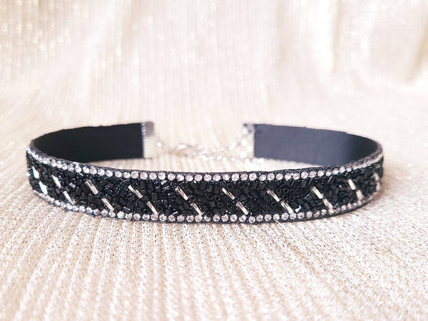 Delicate beads with Sparkling Rhinestone Choker